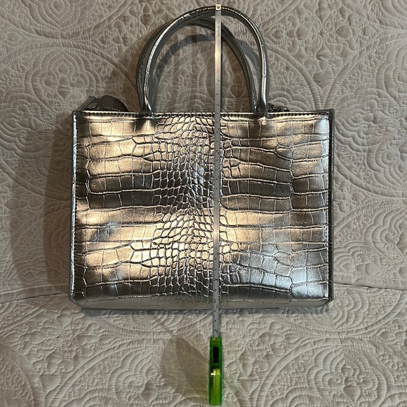 House of Want metallic bag, NWOT - Picture 16 of 16
